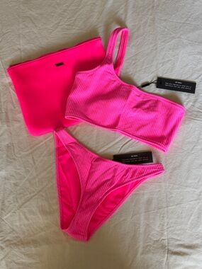 Triangl Melrose Bikini Set in Belini (Neon Pink) 💕